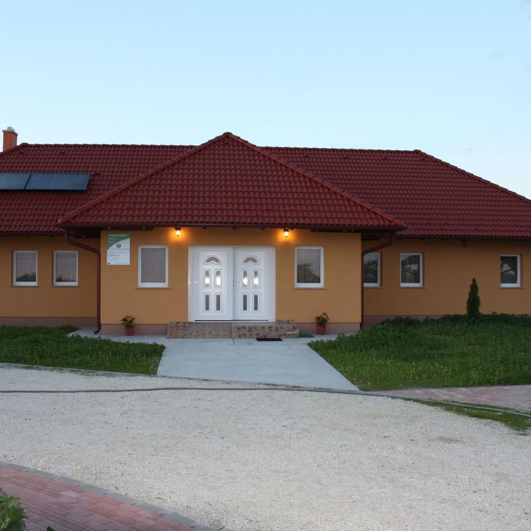 Hotel Bencsik Tanya Szentkirály Esterno foto